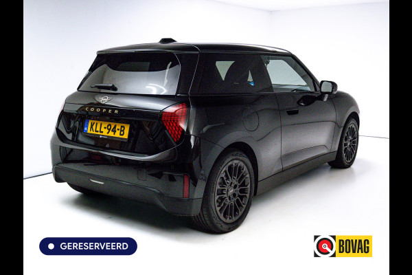 MINI Cooper E Blackyard 40.7 kWh | Head-Up | Stoelverw. | Draadloze lader | 17"LMV | Extra getint glas achter | Led | Cruise | Parkeersensoren | Nieuw model | NL auto | Fabrieksgarantie |