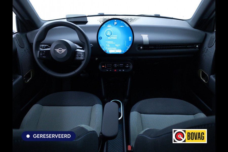 MINI Cooper E Blackyard 40.7 kWh | Head-Up | Stoelverw. | Draadloze lader | 17"LMV | Extra getint glas achter | Led | Cruise | Parkeersensoren | Nieuw model | NL auto | Fabrieksgarantie |