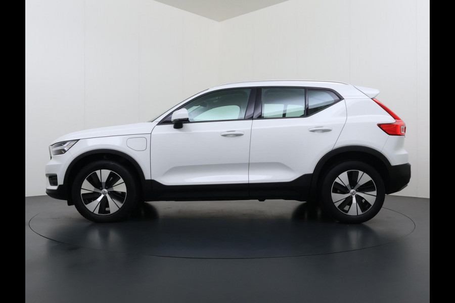 Volvo XC40 1.5 T5 Twin Engine Momentum Pro VAN:27.900,- VOOR:24.877,- UW HERFSTVOORDEEL:3.023,- | ORIGINEEL NEDERLANDSE AUTO MET NAP | PLUG-IN HYBRIDE | PILOT ASSIST | ADAPTIVE CRUISE CONTROL | ELEKTRISCHE ACHTERKLEP | STOELVERWARMING |ALL IN  RIJKLAAR GELEVERD MET 12 MAANDEN BOVAG-GARANTIE