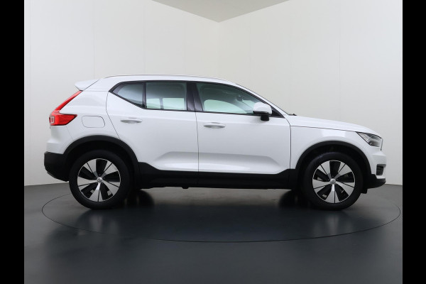 Volvo XC40 1.5 T5 Twin Engine Momentum Pro VAN:27.900,- VOOR:24.877,- UW HERFSTVOORDEEL:3.023,- | ORIGINEEL NEDERLANDSE AUTO MET NAP | PLUG-IN HYBRIDE | PILOT ASSIST | ADAPTIVE CRUISE CONTROL | ELEKTRISCHE ACHTERKLEP | STOELVERWARMING |ALL IN  RIJKLAAR GELEVERD MET 12 MAANDEN BOVAG-GARANTIE