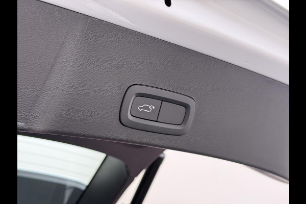 Volvo XC40 1.5 T5 Twin Engine Momentum Pro VAN:27.900,- VOOR:24.877,- UW HERFSTVOORDEEL:3.023,- | ORIGINEEL NEDERLANDSE AUTO MET NAP | PLUG-IN HYBRIDE | PILOT ASSIST | ADAPTIVE CRUISE CONTROL | ELEKTRISCHE ACHTERKLEP | STOELVERWARMING |ALL IN  RIJKLAAR GELEVERD MET 12 MAANDEN BOVAG-GARANTIE