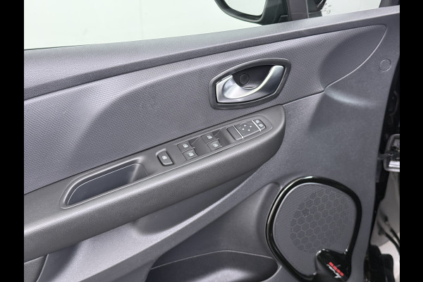 Renault Clio 90PK 5drs Navi Airco Bluetooth Pdc Keyless Cruise Control Limited Smartphone integratie Isofix DAB Lmv Privacy Glas Led Origineel Nederlandse Auto