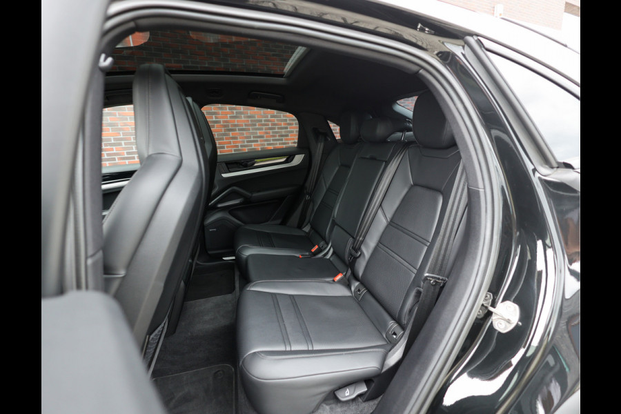 Porsche Cayenne Coupé 3.0 E-Hybrid | Pano - Sport Chrono - BOSE