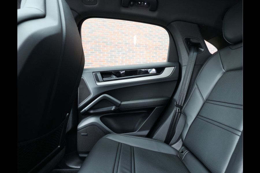 Porsche Cayenne Coupé 3.0 E-Hybrid | Pano - Sport Chrono - BOSE