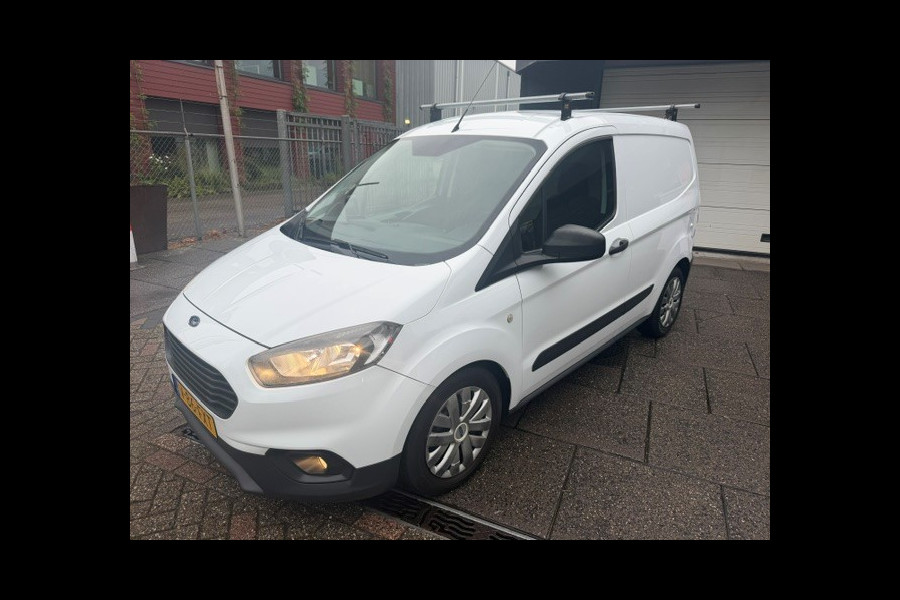 Ford Transit Courier 1.5 TDCI Ambiente Start&Stop AIRCO I TREKHAAK I IMPERIAAL I MULTIMEDIA I NETTE BUS