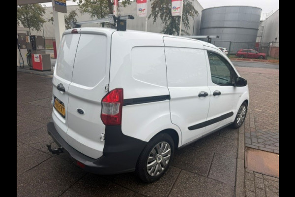 Ford Transit Courier 1.5 TDCI Ambiente Start&Stop AIRCO I TREKHAAK I IMPERIAAL I MULTIMEDIA I NETTE BUS