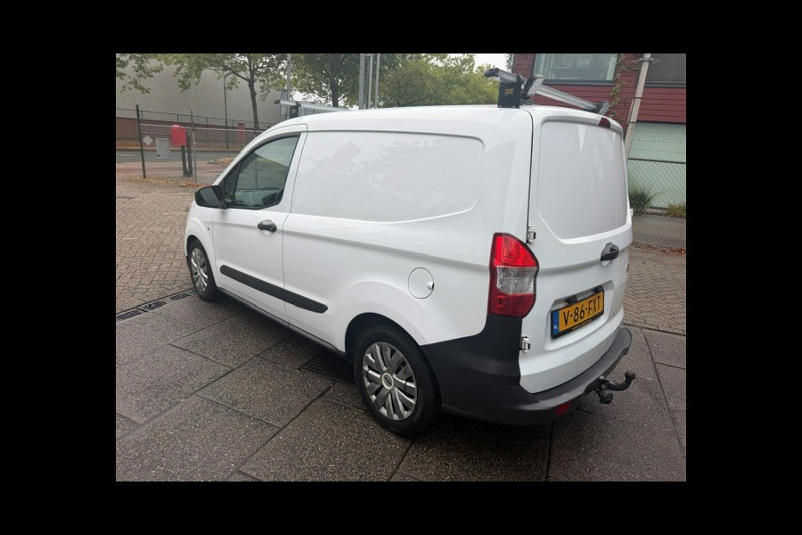 Ford Transit Courier 1.5 TDCI Ambiente Start&Stop AIRCO I TREKHAAK I IMPERIAAL I MULTIMEDIA I NETTE BUS
