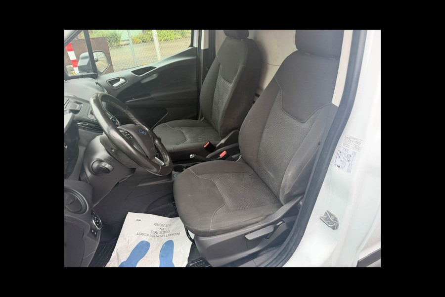 Ford Transit Courier 1.5 TDCI Ambiente Start&Stop AIRCO I TREKHAAK I IMPERIAAL I MULTIMEDIA I NETTE BUS