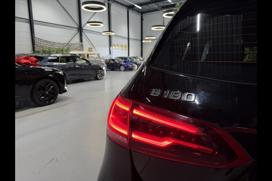 Mercedes-Benz B-Klasse 180 Business Solution|Matrix LED|MBUX|Virtual Cockpit|Half Leder|StoelVW|Elek. Achterklep|CarPlay|Rijklaar