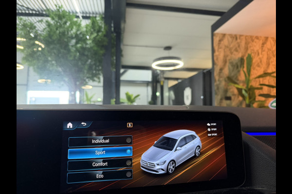 Mercedes-Benz B-Klasse 180 Business Solution|Matrix LED|MBUX|Virtual Cockpit|Half Leder|StoelVW|Elek. Achterklep|CarPlay|Rijklaar