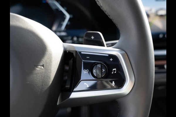 BMW 5 Serie Touring 550e xDrive M-SPORT ** PANORAMA, IVORY LEDER, TREKH, 20-inch LMV, ADAPT. CRUISE ** 1e EIG - UNGALLFREI - Ex. BMW ** ** INFORMEER OOK NAAR ONZE AANTREKKELIJKE FINANCIAL-LEASE TARIEVEN **