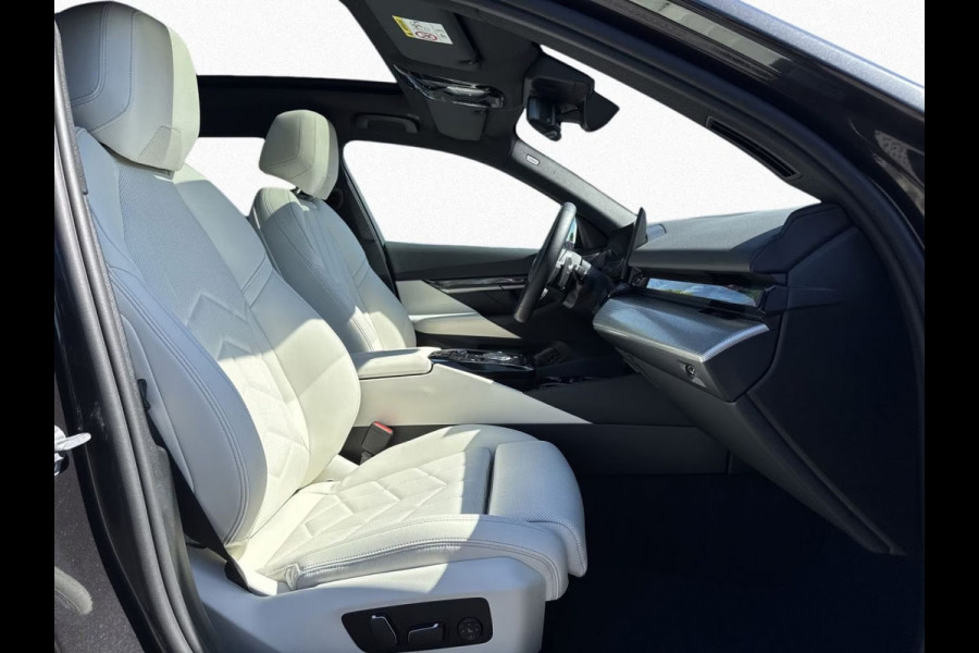 BMW 5 Serie Touring 550e xDrive M-SPORT ** PANORAMA, IVORY LEDER, TREKH, 20-inch LMV, ADAPT. CRUISE ** 1e EIG - UNGALLFREI - Ex. BMW ** ** INFORMEER OOK NAAR ONZE AANTREKKELIJKE FINANCIAL-LEASE TARIEVEN **