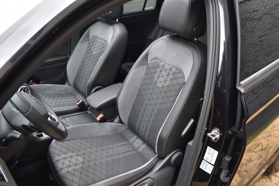Volkswagen Tiguan 1.4 TSI eHybrid R-Line Business+ Black edition Plugin-hybride 1e eigenaar Pano 245pk
