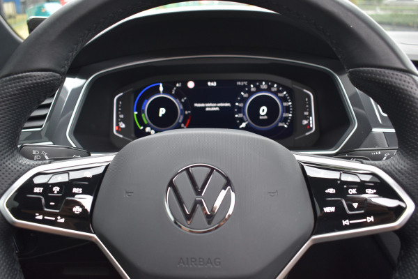 Volkswagen Tiguan 1.4 TSI eHybrid R-Line Business+ Black edition Plugin-hybride 1e eigenaar Pano 245pk