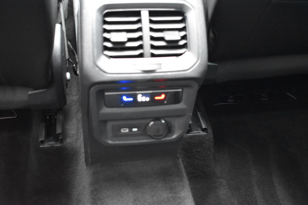 Volkswagen Tiguan 1.4 TSI eHybrid R-Line Business+ Black edition Plugin-hybride 1e eigenaar Pano 245pk