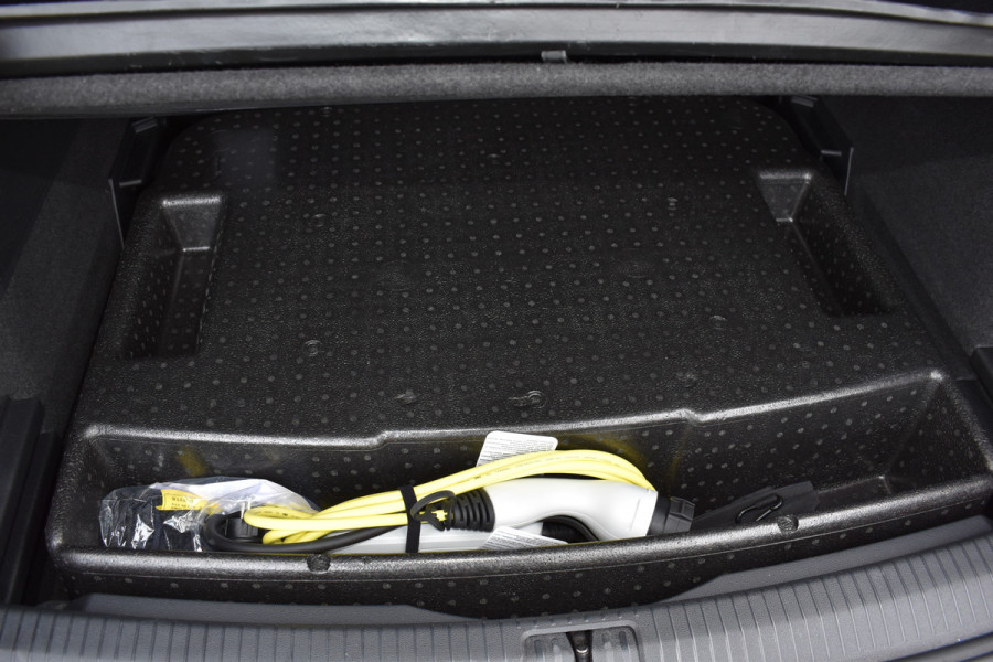 Volkswagen Tiguan 1.4 TSI eHybrid R-Line Business+ Black edition Plugin-hybride 1e eigenaar Pano 245pk