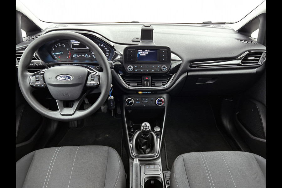 Ford Fiesta Trend 86PK | LM VELGEN | VERWARMDE VOORRUIT | PARK. SENSOREN