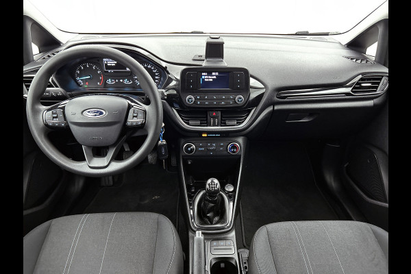 Ford Fiesta Trend 86PK | LM VELGEN | VERWARMDE VOORRUIT | PARK. SENSOREN