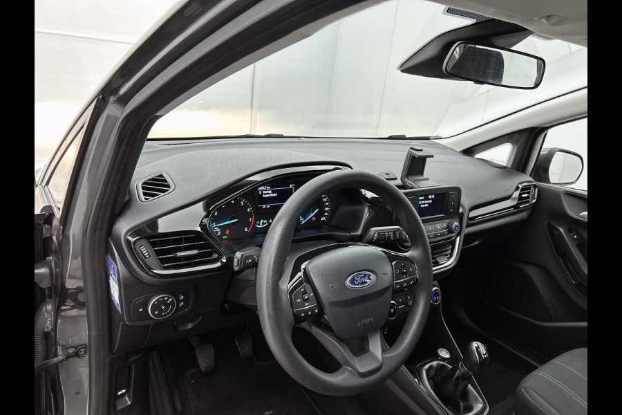 Ford Fiesta Trend 86PK | LM VELGEN | VERWARMDE VOORRUIT | PARK. SENSOREN
