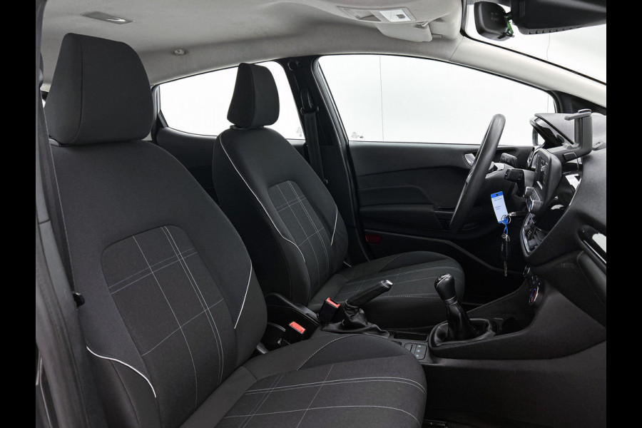 Ford Fiesta Trend 86PK | LM VELGEN | VERWARMDE VOORRUIT | PARK. SENSOREN