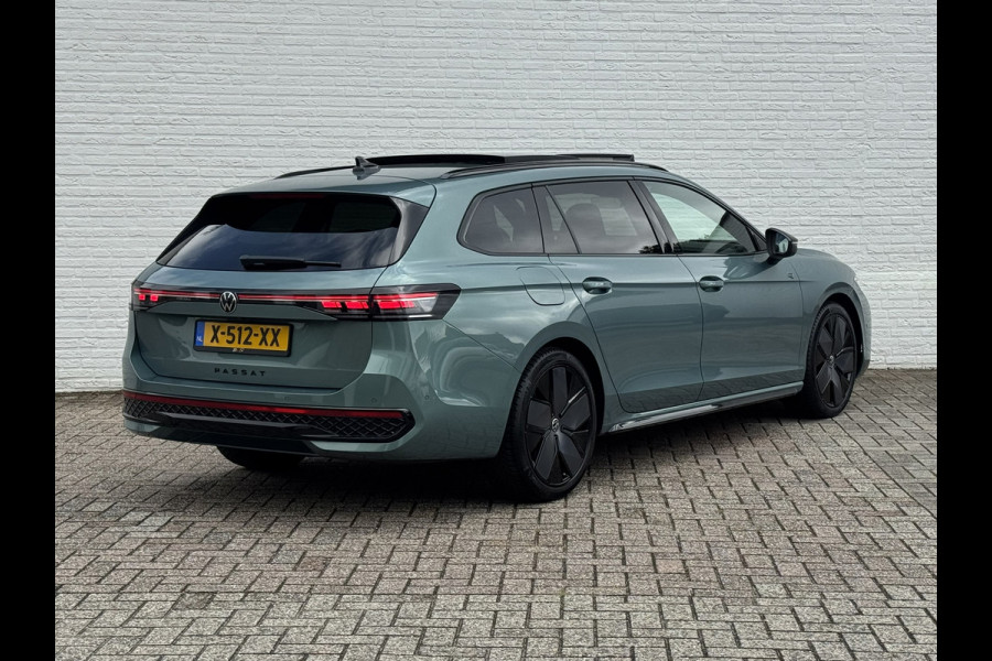 Volkswagen Passat Variant 1.5 eTSI R-Line Panorama Massage stoelen Sfeer verlichting All season banden Bomvolle uitvoering