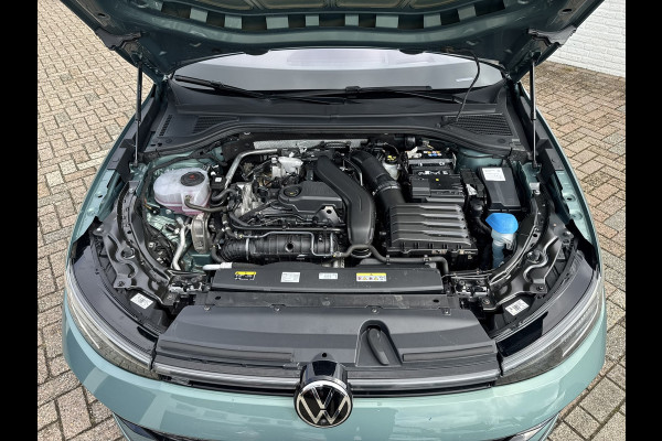 Volkswagen Passat Variant 1.5 eTSI R-Line Panorama Massage stoelen Sfeer verlichting All season banden Bomvolle uitvoering