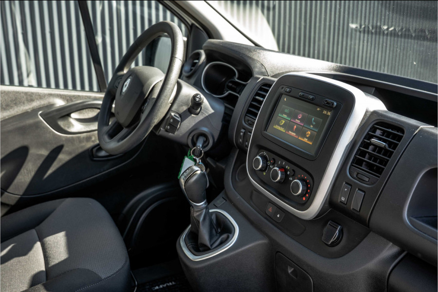 Renault Trafic 2.0 dCi 145 L2H1 | Automaat | 145 PK | 3-Zits | Camera | Cruise | Airco | Trekhaak