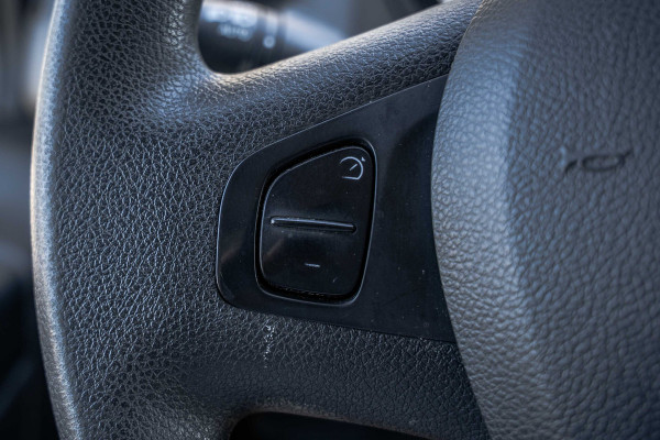 Renault Trafic 2.0 dCi 145 L2H1 | Automaat | 145 PK | 3-Zits | Camera | Cruise | Airco | Trekhaak