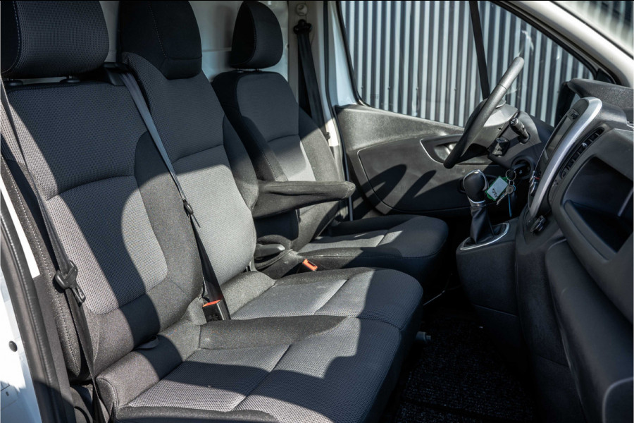 Renault Trafic 2.0 dCi 145 L2H1 | Automaat | 145 PK | 3-Zits | Camera | Cruise | Airco | Trekhaak