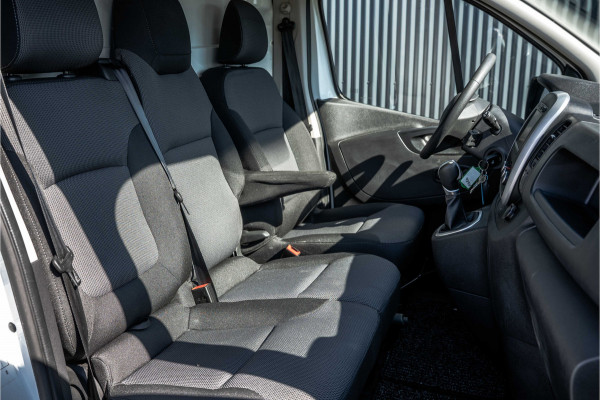 Renault Trafic 2.0 dCi 145 L2H1 | Automaat | 145 PK | 3-Zits | Camera | Cruise | Airco | Trekhaak