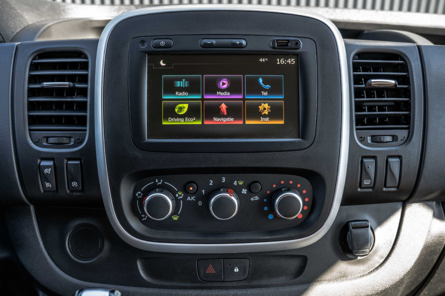 Renault Trafic 2.0 dCi 145 L2H1 | Automaat | 145 PK | 3-Zits | Camera | Cruise | Airco | Trekhaak