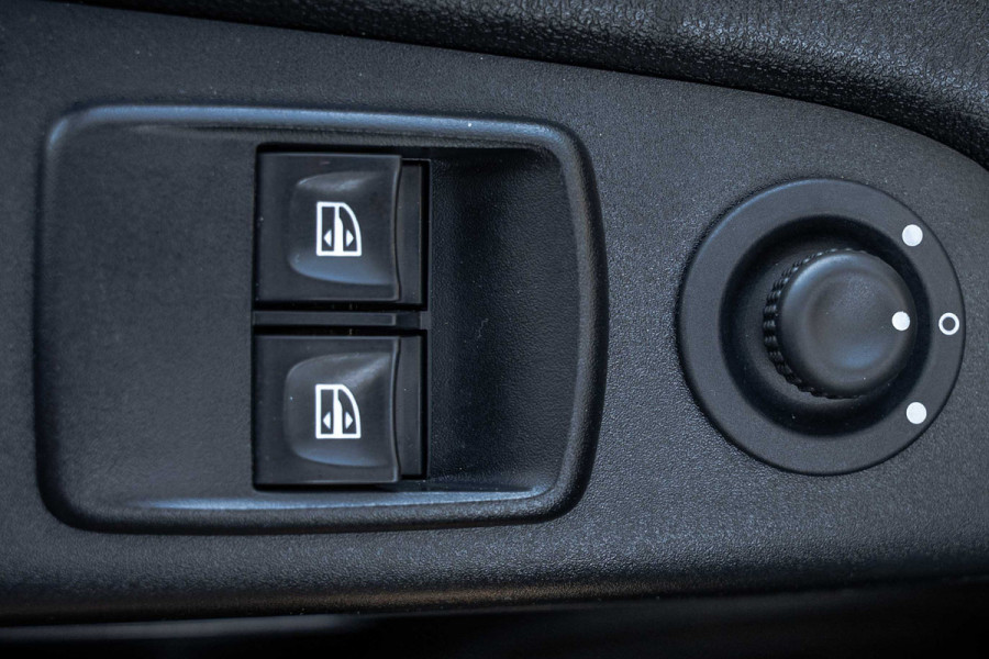 Renault Trafic 2.0 dCi 145 L2H1 | Automaat | 145 PK | 3-Zits | Camera | Cruise | Airco | Trekhaak