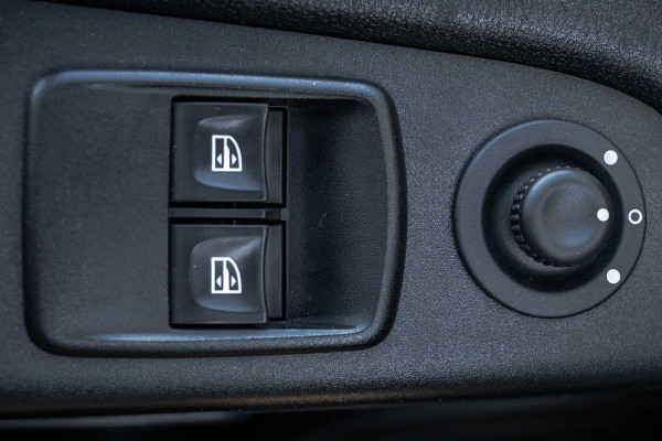 Renault Trafic 2.0 dCi 145 L2H1 | Automaat | 145 PK | 3-Zits | Camera | Cruise | Airco | Trekhaak