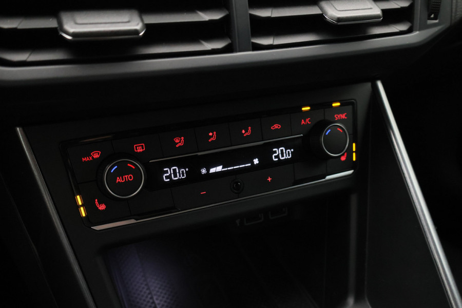 Volkswagen Polo 1.0 TSI Highline R-Line LED, Virtual Cockpit, Climate, Apple Carplay, ACC, PDC, 17"