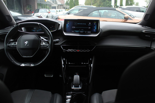 Peugeot e-2008 EV GT 50 kWh / SoH 90,6% / Camera / Half leder / Virtual Cockpit / 18'' / LED Koplampen / Keyless / Navigatie / Cruise Control