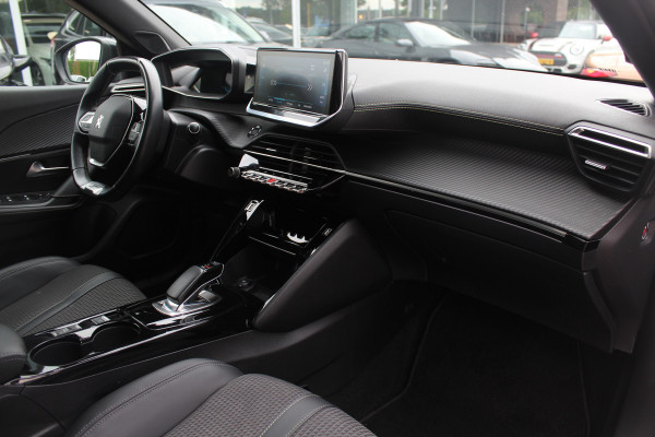 Peugeot e-2008 EV GT 50 kWh / SoH 90,6% / Camera / Half leder / Virtual Cockpit / 18'' / LED Koplampen / Keyless / Navigatie / Cruise Control