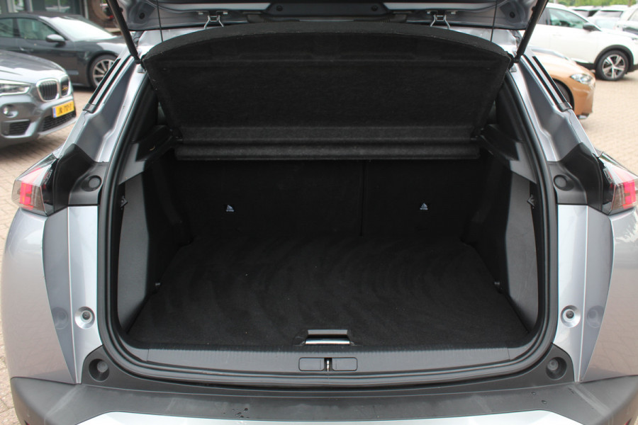 Peugeot e-2008 EV GT 50 kWh / SoH 90,6% / Camera / Half leder / Virtual Cockpit / 18'' / LED Koplampen / Keyless / Navigatie / Cruise Control