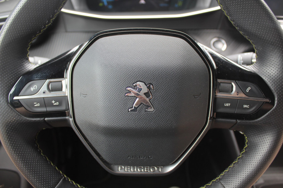 Peugeot e-2008 EV GT 50 kWh / SoH 90,6% / Camera / Half leder / Virtual Cockpit / 18'' / LED Koplampen / Keyless / Navigatie / Cruise Control