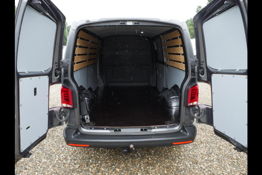 Volkswagen Transporter 2.0TDI 110PK L2 Airco cruise carplay 3-zits deuren