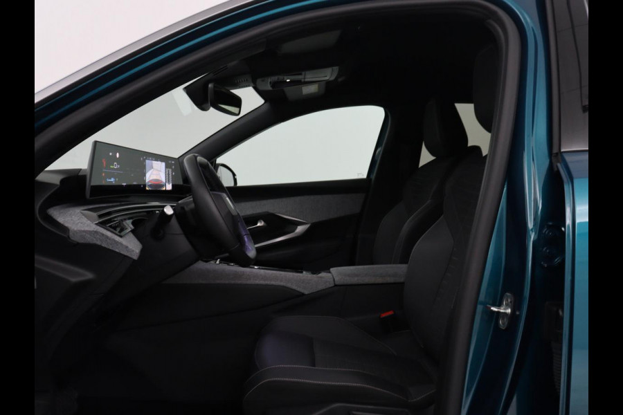 Peugeot e-3008 Allure 73 kWh | SOH 96,7% | Half leder | Adaptive cruise | Carplay | 360  Camera | 3 zone klimaat | Virtueel dashboard | Keyless | 19" velgen