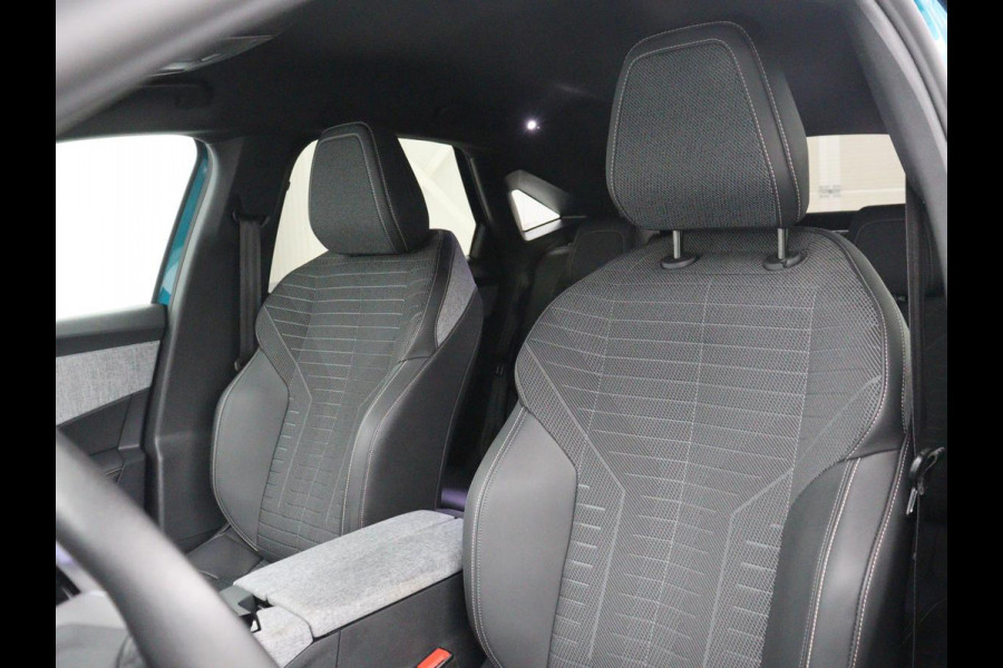 Peugeot e-3008 Allure 73 kWh | SOH 96,7% | Half leder | Adaptive cruise | Carplay | 360  Camera | 3 zone klimaat | Virtueel dashboard | Keyless | 19" velgen