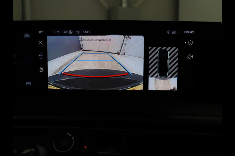 Peugeot e-3008 Allure 73 kWh | SOH 96,7% | Half leder | Adaptive cruise | Carplay | 360  Camera | 3 zone klimaat | Virtueel dashboard | Keyless | 19" velgen