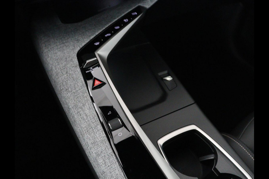 Peugeot e-3008 Allure 73 kWh | SOH 96,7% | Half leder | Adaptive cruise | Carplay | 360  Camera | 3 zone klimaat | Virtueel dashboard | Keyless | 19" velgen