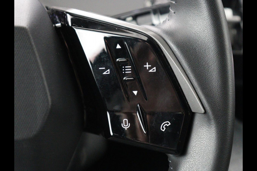 Peugeot e-3008 Allure 73 kWh | SOH 96,7% | Half leder | Adaptive cruise | Carplay | 360  Camera | 3 zone klimaat | Virtueel dashboard | Keyless | 19" velgen