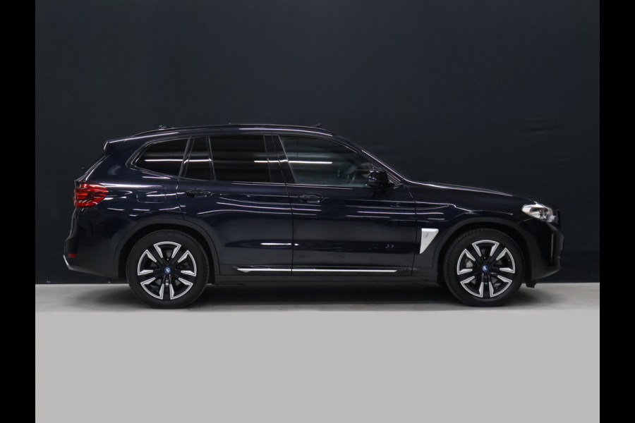 BMW iX3 High Executive 80 kWh [PANO, ACC, APPLE CARPLAY, CAMERA, MEMORY SEATS, STOELVERWARMING, LED, DIGITAL DASH, DODEHOEKDETECTIE, DRAADLOOS LADEN, NIEUWSTAAT]