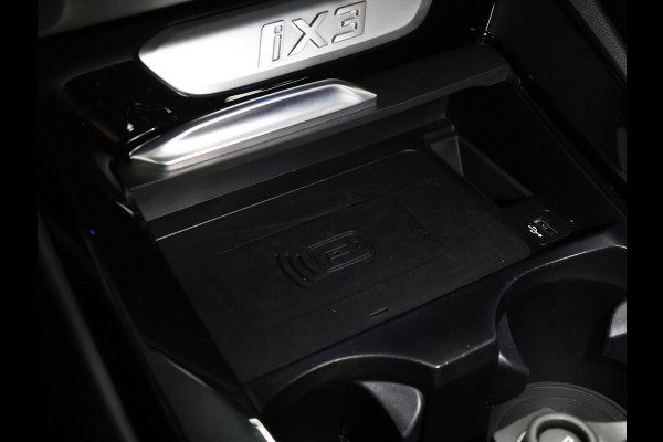 BMW iX3 High Executive 80 kWh [PANO, ACC, APPLE CARPLAY, CAMERA, MEMORY SEATS, STOELVERWARMING, LED, DIGITAL DASH, DODEHOEKDETECTIE, DRAADLOOS LADEN, NIEUWSTAAT]