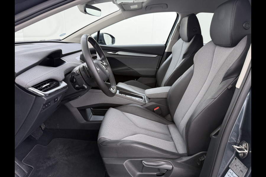 Škoda ENYAQ iV 80 SOH 90% Warmtepomp Adap.Cruise Camera Stuur+Stoelverwarming Blind Spot 3-Zone Ecc Navi Apple Carplay Android Auto Matrix Led  Assistentie Pakket Comfort-pakket Lane Assist P-Assist Lmv 20" Privacy Glas Pdc Isofix Origineel Nederlandse Auto Dealeronderhouden