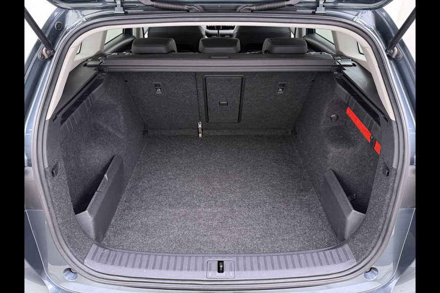 Škoda ENYAQ iV 80 SOH 90% Warmtepomp Adap.Cruise Camera Stuur+Stoelverwarming Blind Spot 3-Zone Ecc Navi Apple Carplay Android Auto Matrix Led  Assistentie Pakket Comfort-pakket Lane Assist P-Assist Lmv 20" Privacy Glas Pdc Isofix Origineel Nederlandse Auto Dealeronderhouden