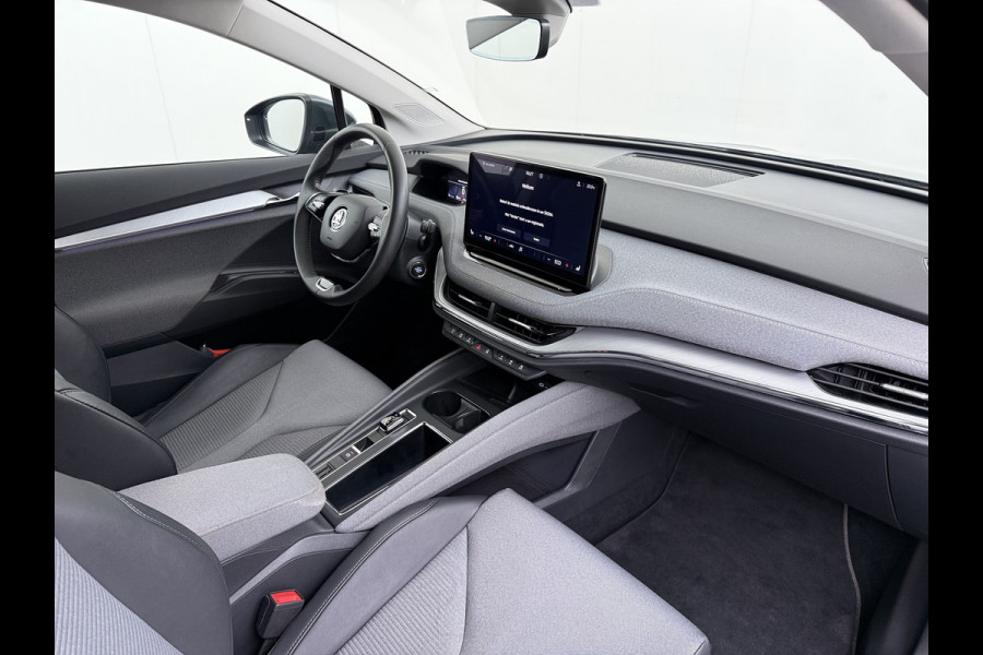 Škoda ENYAQ iV 80 SOH 90% Warmtepomp Adap.Cruise Camera Stuur+Stoelverwarming Blind Spot 3-Zone Ecc Navi Apple Carplay Android Auto Matrix Led  Assistentie Pakket Comfort-pakket Lane Assist P-Assist Lmv 20" Privacy Glas Pdc Isofix Origineel Nederlandse Auto Dealeronderhouden