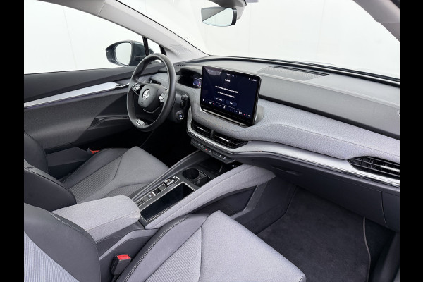 Škoda ENYAQ iV 80 SOH 90% Warmtepomp Adap.Cruise Camera Stuur+Stoelverwarming Blind Spot 3-Zone Ecc Navi Apple Carplay Android Auto Matrix Led  Assistentie Pakket Comfort-pakket Lane Assist P-Assist Lmv 20" Privacy Glas Pdc Isofix Origineel Nederlandse Auto Dealeronderhouden